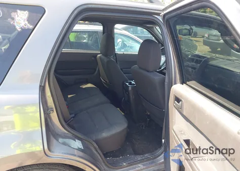 2011 Ford Escape Xlt z USA, uszkodzony, nr VIN 1FMCU0D72BKC40646